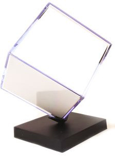 Cubo Expositor Inclinado com Base – Injetado MD 25
