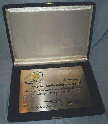 Placa de Homenagem 16