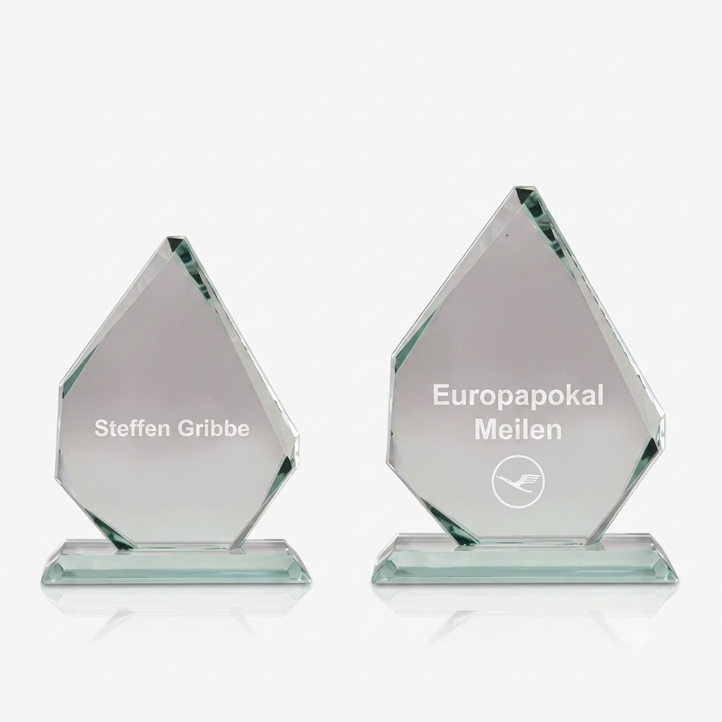 Troféu em Acrílico Modelo Diamante com lapidação nas Bordas com base em material Cristal – TF05